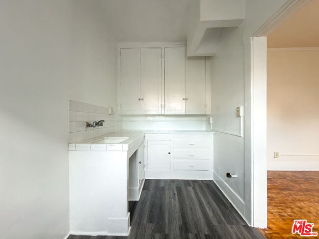 Building Photo - 434 S Rampart Blvd