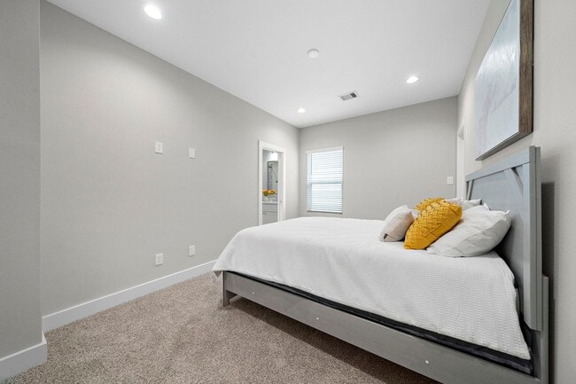 Building Photo - New construction 3 bedroom, 2.5 bathroom h...