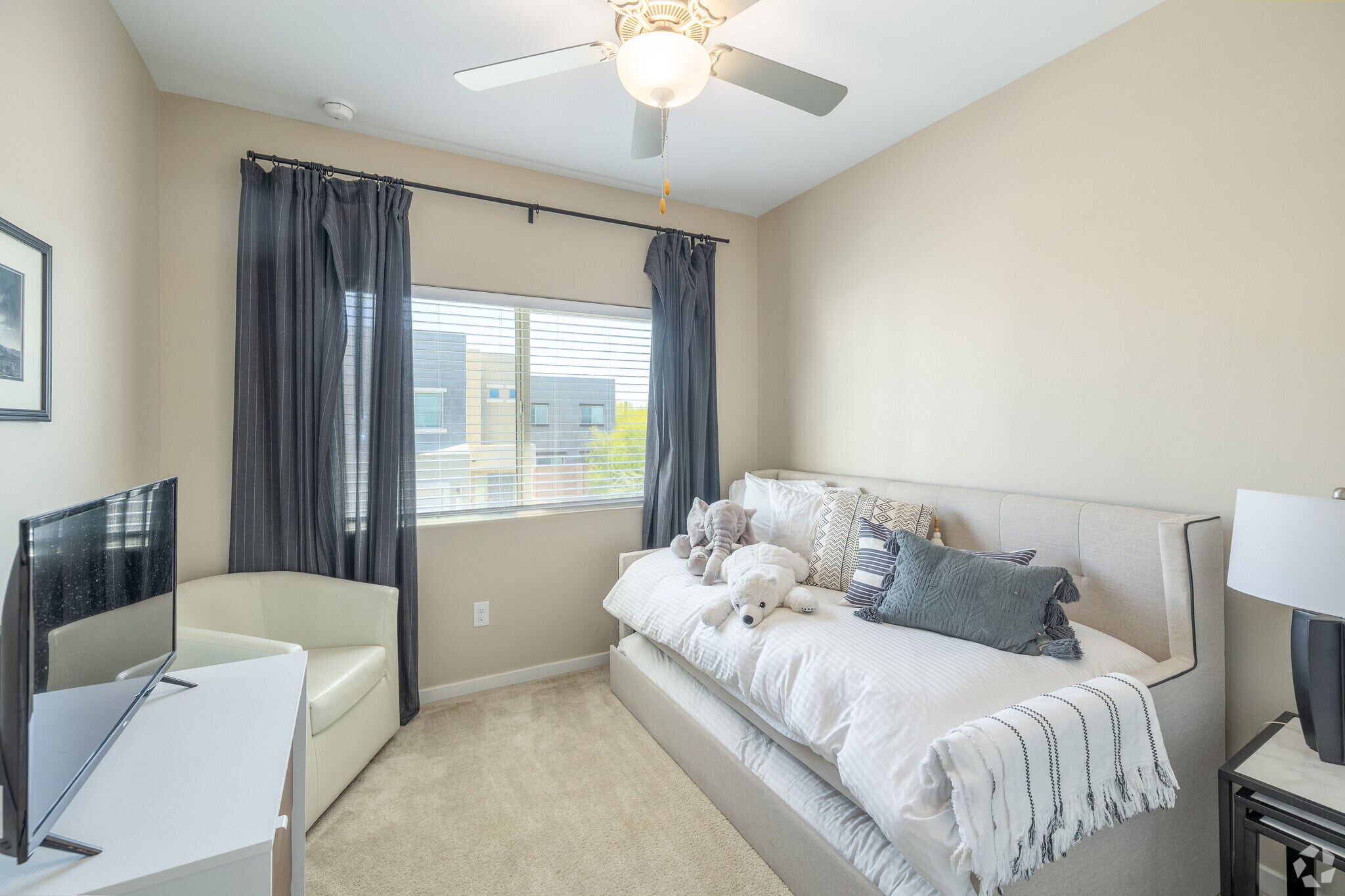 3BR, 2.5BA - 1,735SF - Cortaro Point