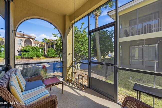 Building Photo - 135 Calle el Jardin