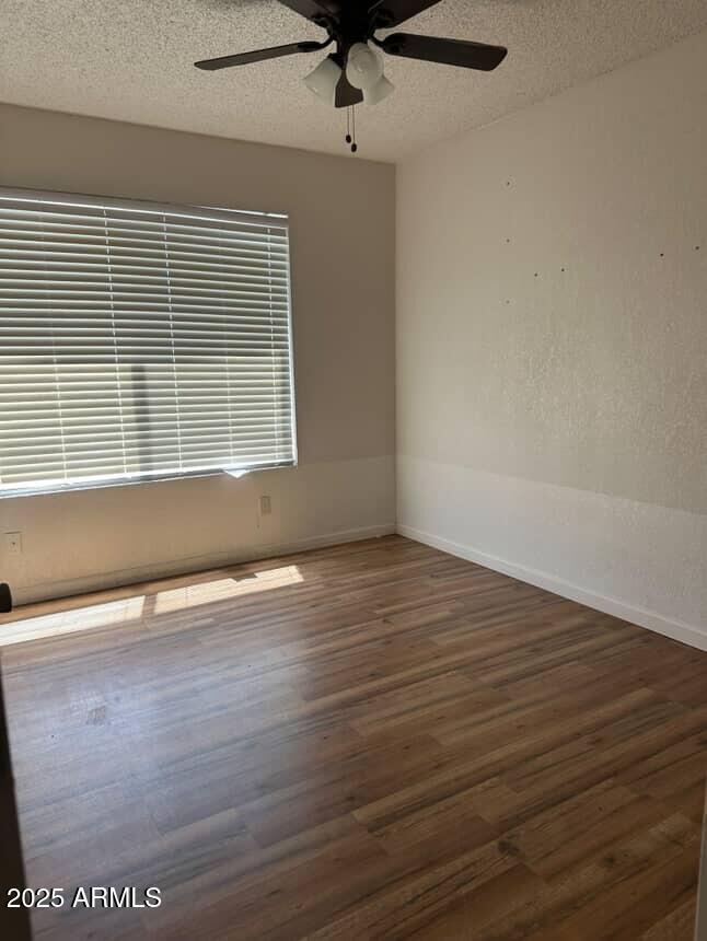 Building Photo - 4828 W Orangewood Ave