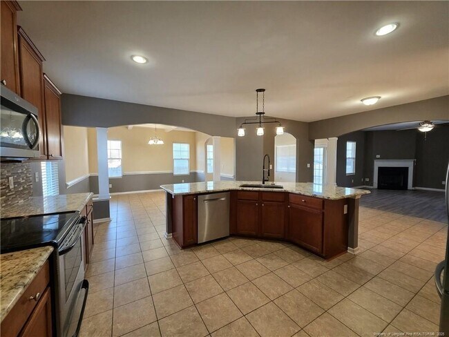 Building Photo - 825 Running Horse Ln