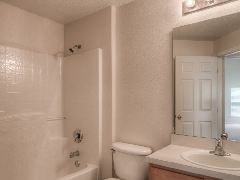 Building Photo - 4612 Woodford Dr