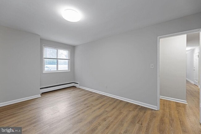 Building Photo - 702 Chaney Dr