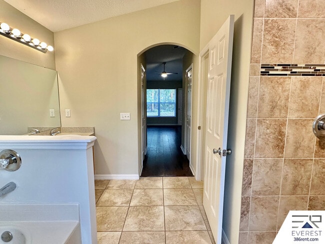 Building Photo - 32 Pierce Ln