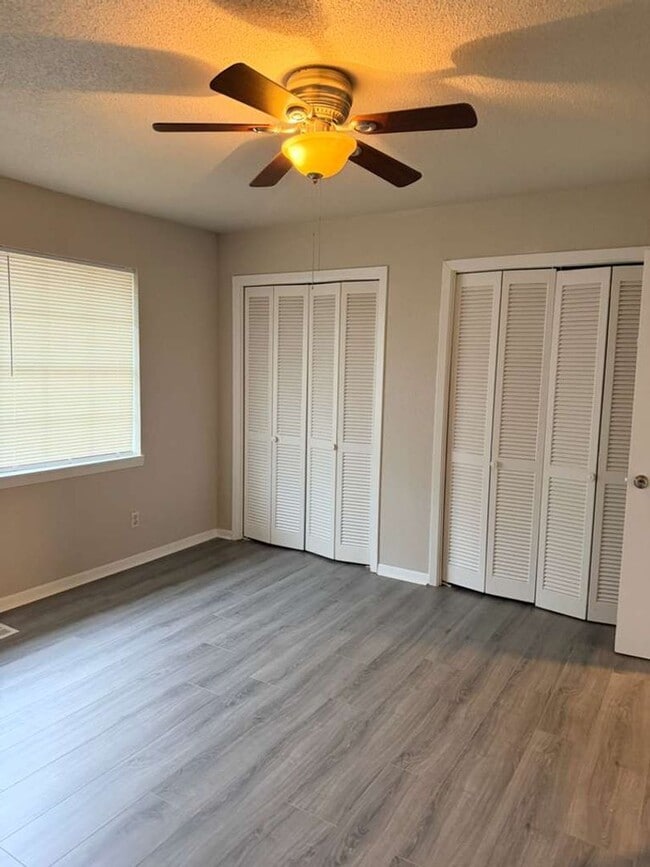 Building Photo - 6945 Calder Ave