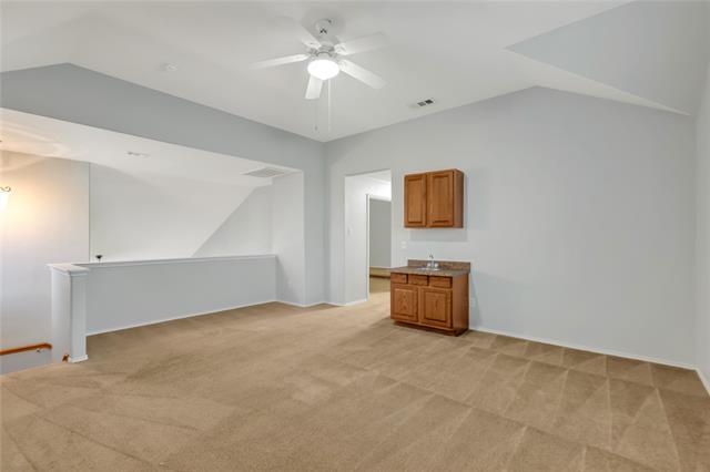 Building Photo - 932 Peach Ln