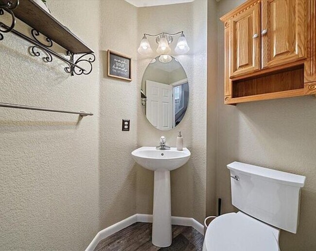 Building Photo - 10654 Apishamore Ct