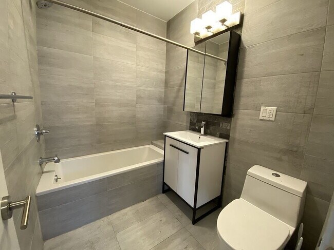 Building Photo - "Charming 3-Bedroom Brooklyn Retreat with ...