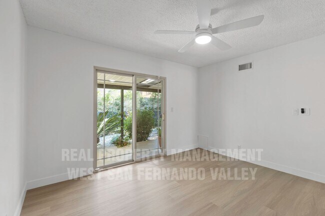 Building Photo - Stunning 3bd Home with Private Outdoor Oasis
