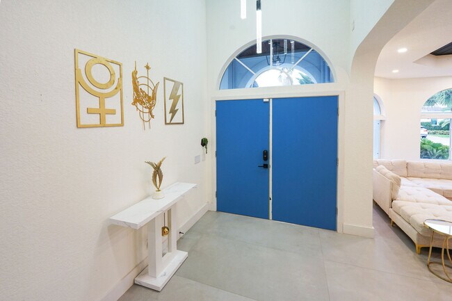 Building Photo - 2609 Center Ave