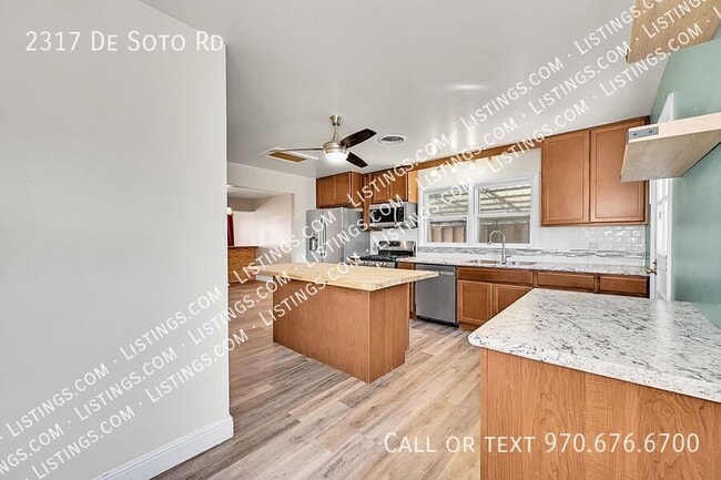 Building Photo - 2317 De Soto Rd
