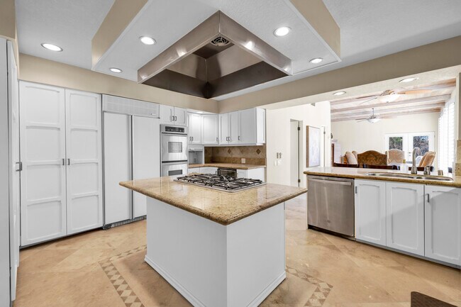 Building Photo - 45458 Rancho Palmeras Dr