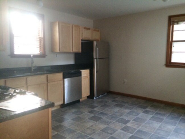 Building Photo - Uptown Duplex for Rent – Heart of The Wedge, Minneapolis