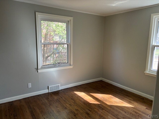 Building Photo - 206 Elmbrook Dr