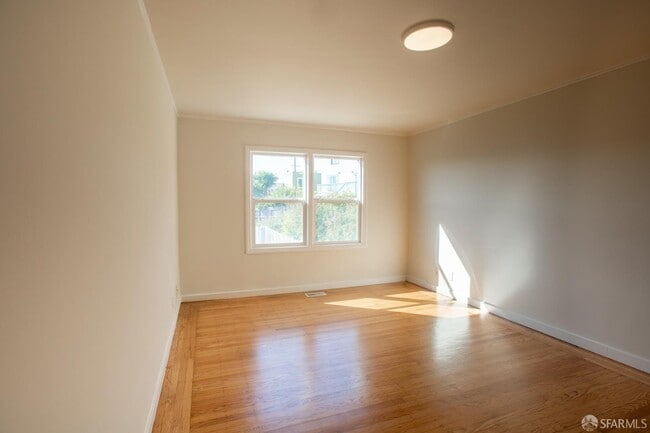 Building Photo - 316 Bridgeview Dr