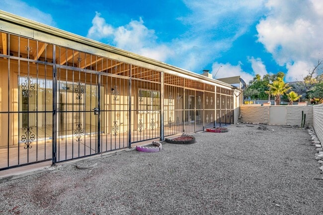 Building Photo - 7860 E Baker St