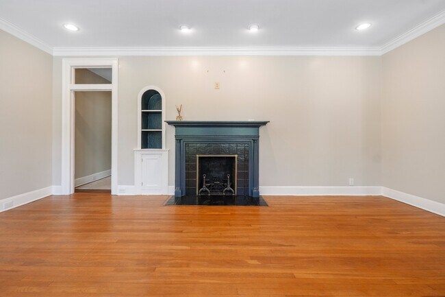 Building Photo - 1253 Magnolia Curve