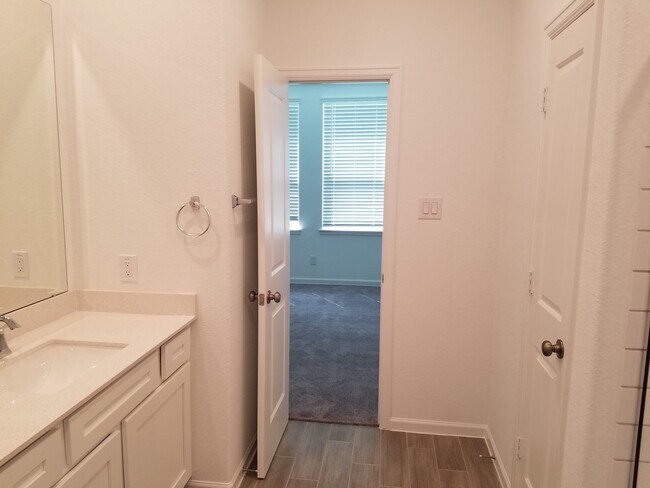 Building Photo - 535 Bristol Tide Ct