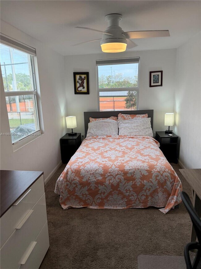 Building Photo - 2160 SW 17th St