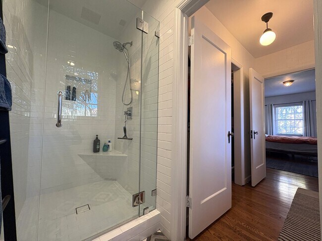 Building Photo - Stunning Home with Loft-Style ADU & Outdoor Amenities