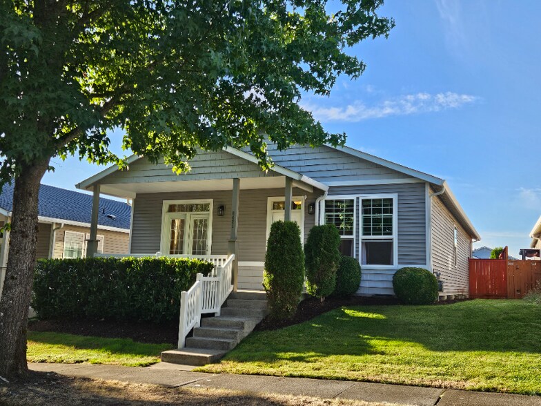 Primary Photo - 8421 16th Ave SE