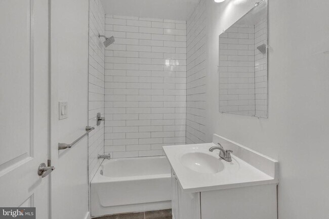Building Photo - 2313 Frankford Ave