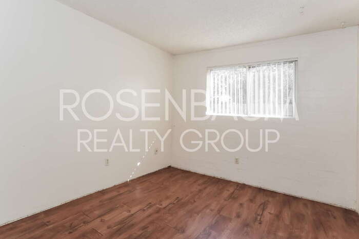 Building Photo - 1518 E Hedrick Dr