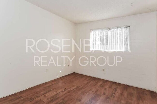 Building Photo - 1518 E Hedrick Dr