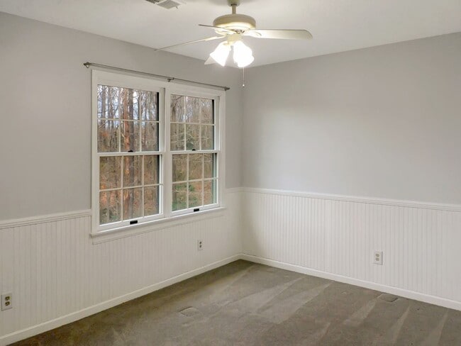 Building Photo - 1332 Redwood Cir