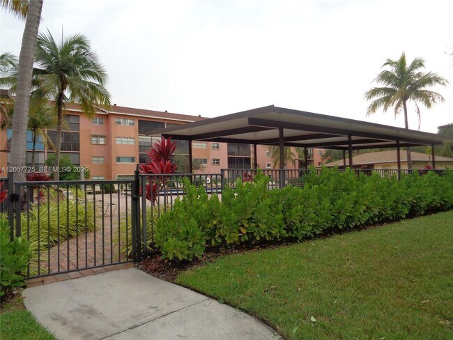 Building Photo - 701 SW 141st Ave