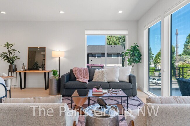 Building Photo - Stunning 2024 Built Downtown Kirkland Luxe Home for Rent! 3br/3.5ba/2410sf
