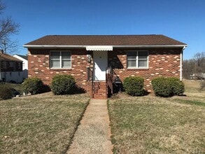 Building Photo - Lovely 2 bedroom 1 bath rental close to hospitals and downtown!