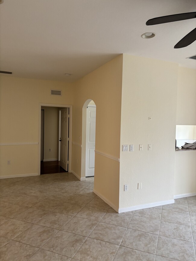 Building Photo - 7554 SW Herrington Ln