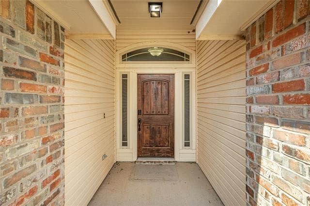Building Photo - 1326 Briar Cliff Path