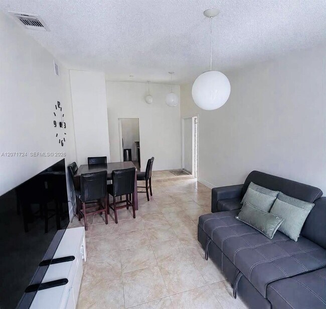 Building Photo - 9614 SW 148th Ct