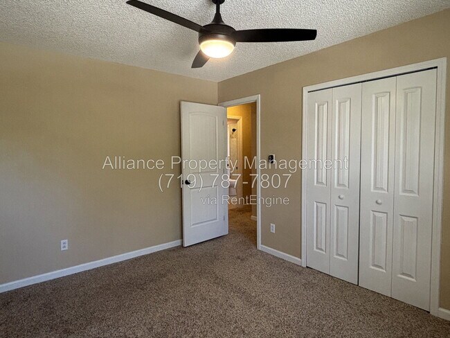 Building Photo - 3823 Windsong Ct