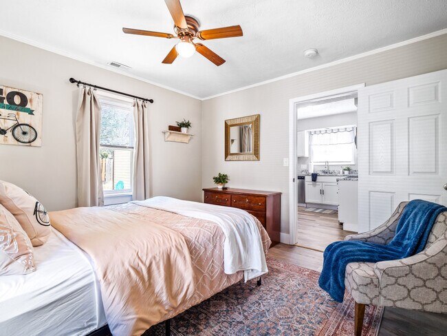 Building Photo - 971 Hayes Ave