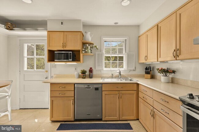Building Photo - 7064 31st St NW
