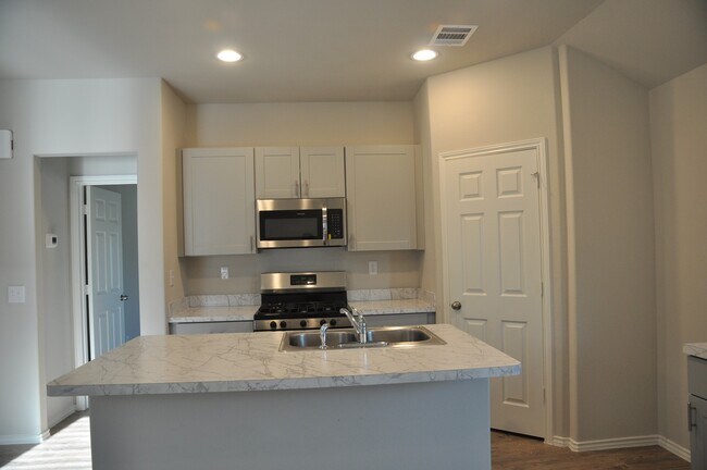 Building Photo - 23327 Briarstone Hbr Trl