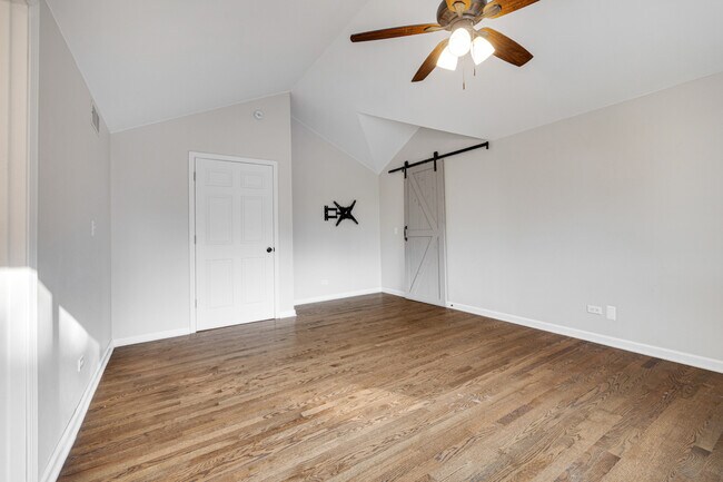 Building Photo - 615 Chester Ct E