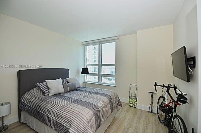 Building Photo - 951 Brickell Ave