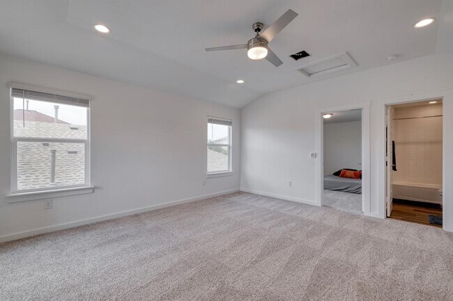 Building Photo - 10003 Baden Ln