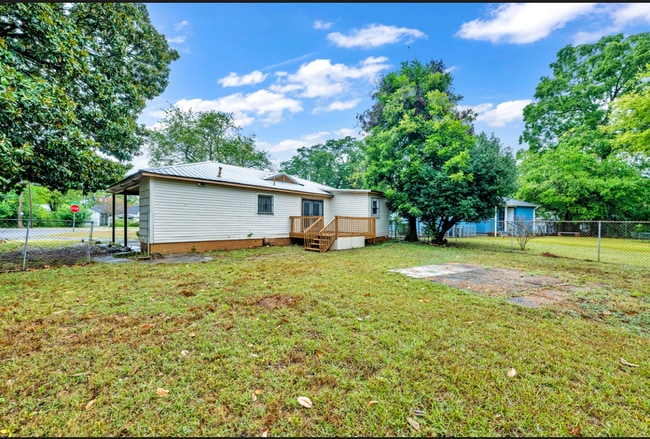 Building Photo - 1725 Mims St SW