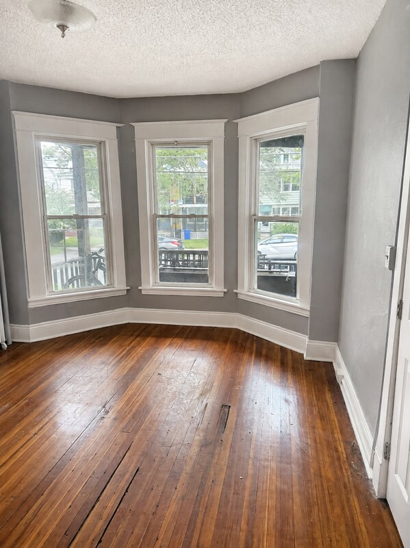 Building Photo - 86 Woodlawn Ave