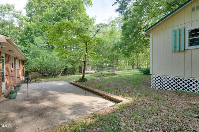 Building Photo - 2026 Jefferson Dr