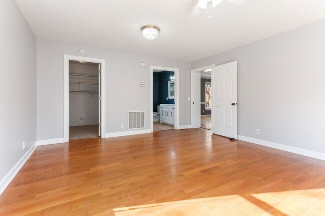 Building Photo - Beautiful 4 Bed 3.5 Bath Home on 20 Acres