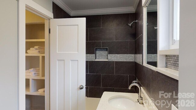 Building Photo - 4227 Murrayhill Rd