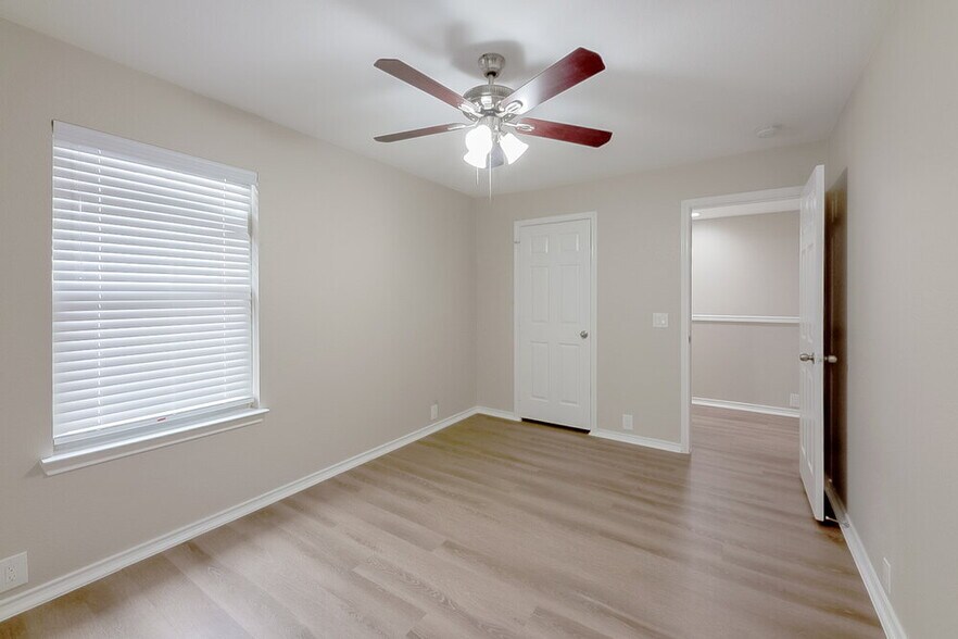 Building Photo - 26138 Flinton Dr