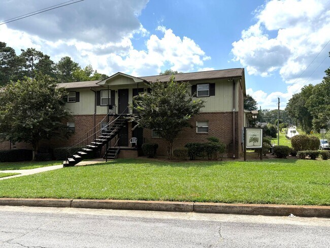 Building Photo - 5909 Lone Oak Dr SW